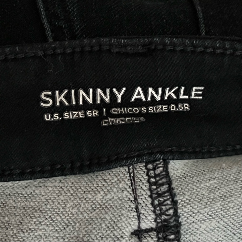 Chico's Darkest Blue Skinny Ankle Jeans C238 - Picture 6 of 7